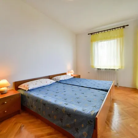 公寓 Nives-2 By Interhome *